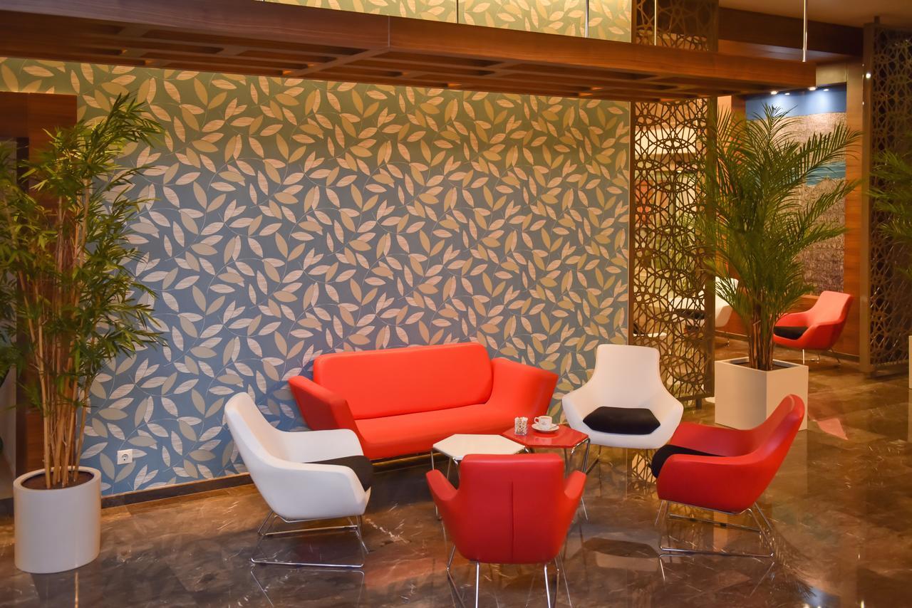 Ozgobek Ronesans Hotel De Luxe ウシャク エクステリア 写真
