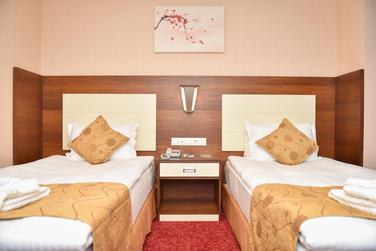 Ozgobek Ronesans Hotel De Luxe ウシャク エクステリア 写真