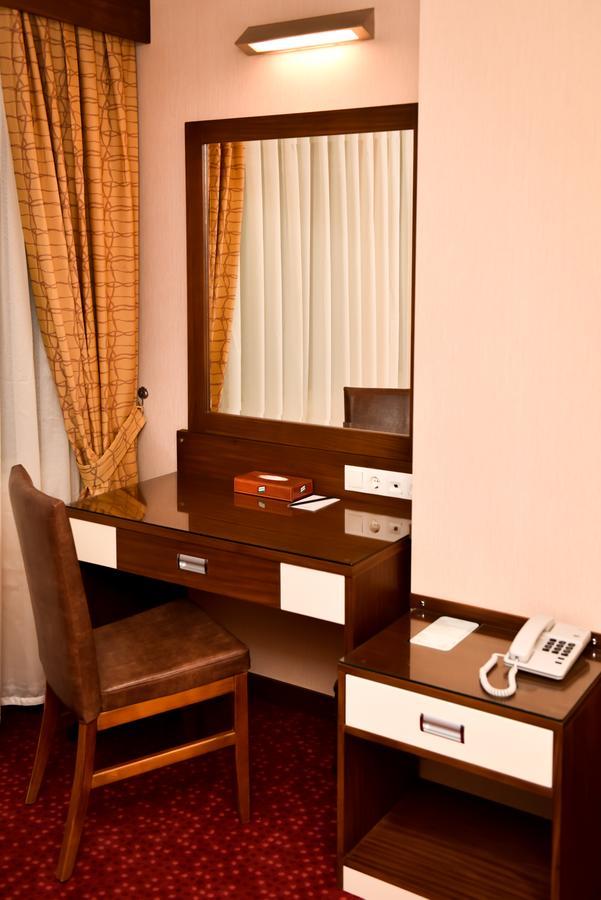 Ozgobek Ronesans Hotel De Luxe ウシャク エクステリア 写真
