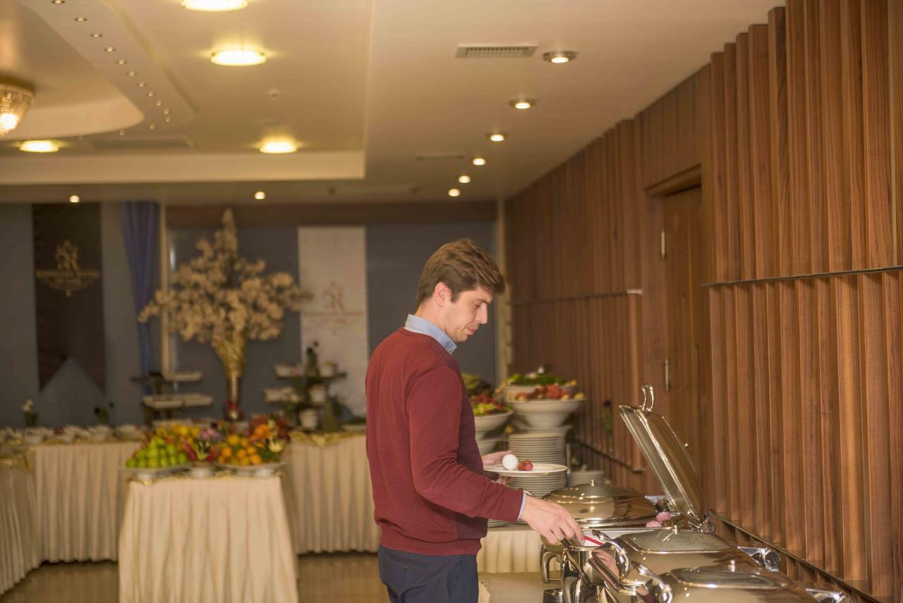 Ozgobek Ronesans Hotel De Luxe ウシャク エクステリア 写真