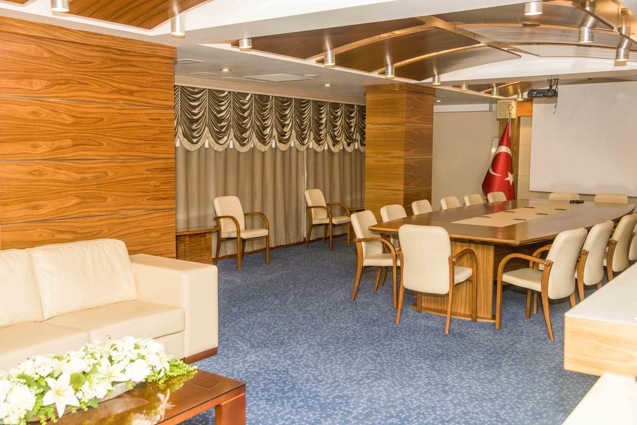 Ozgobek Ronesans Hotel De Luxe ウシャク エクステリア 写真